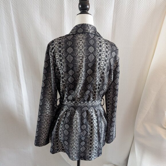 H&M Snakeprint Jacket with Tie Belt Pockets Grey Blazer Size Small Animal print - Picture 3 of 12